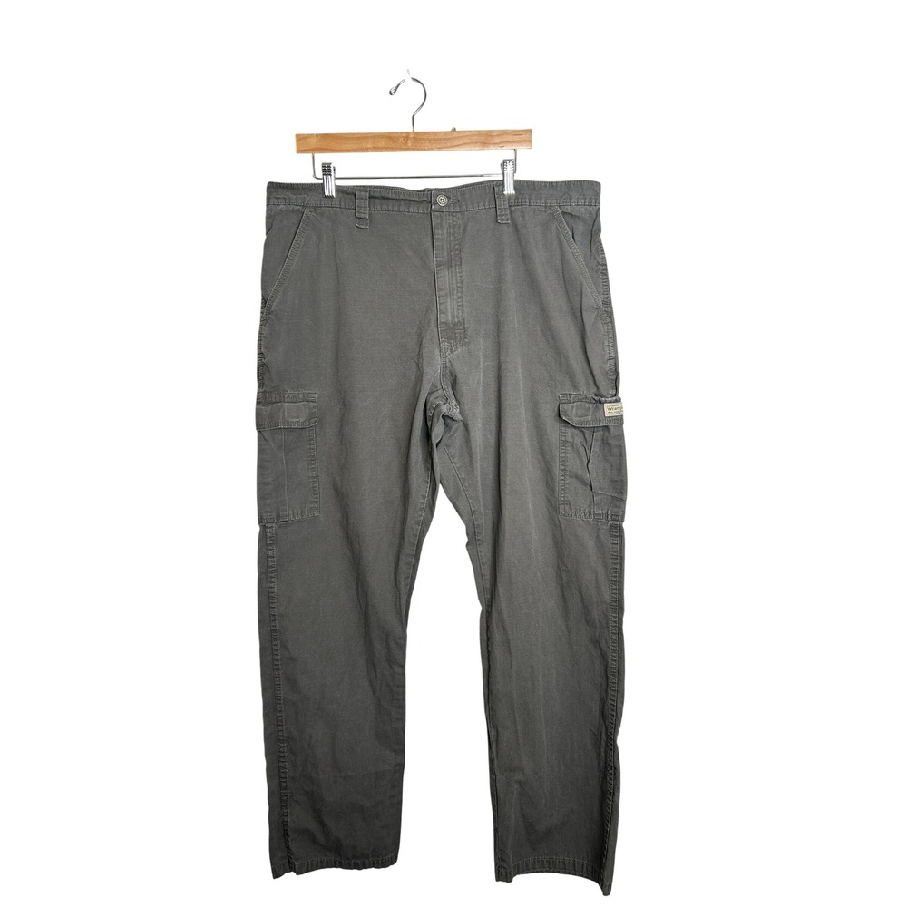 Wrangler Men's‎ Gray Relaxed Fit Cargo Pants - 40x32